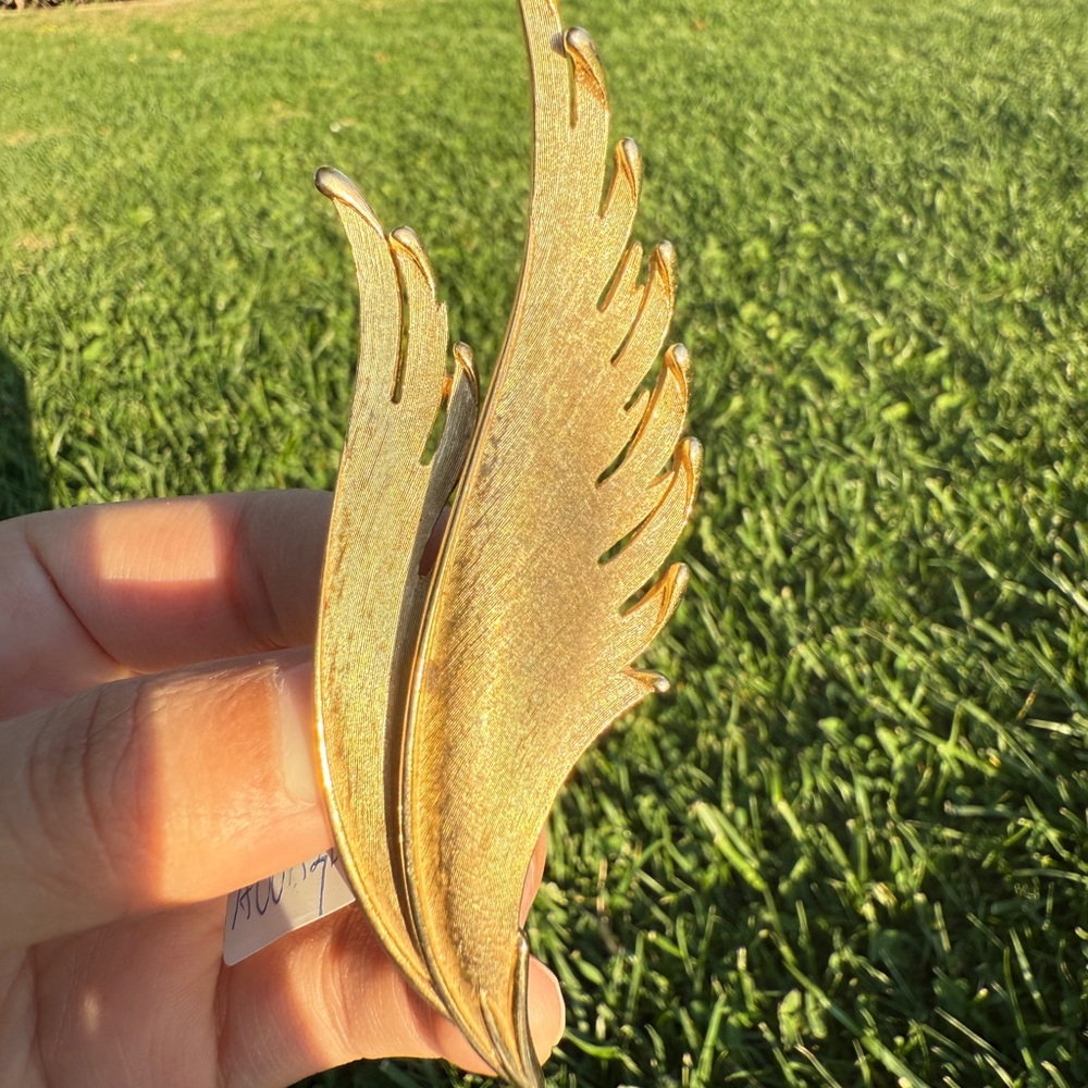 Gold Tone Feather Wing Brooch - Elegant Women's Jewelry